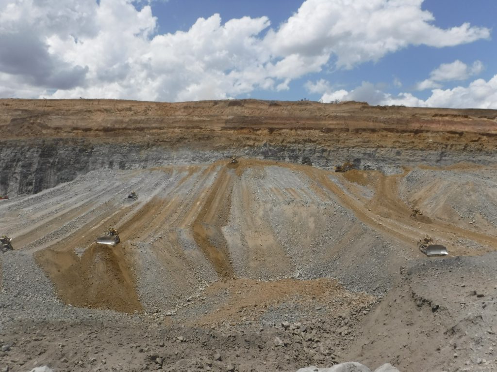 Middlemount Coal Mine - Dozer Push