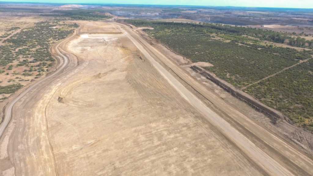 Foxleigh Mine - Cockatoo Creek Diversion Levee Construction