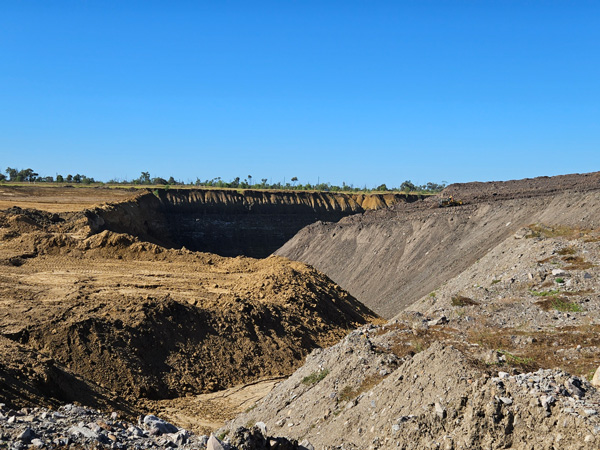 AE-Group-Oaky-Creek-Mine-Dozer-Land-Rehab
